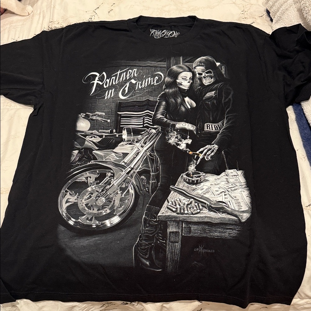 Partner in Crime Graphic Short Sleeve Tee - Black